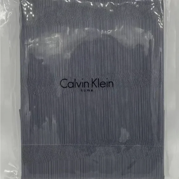 Calvin Klein Bamboo Flowers Rhythmic Stripes Hyacinth King Pillowcases.New!